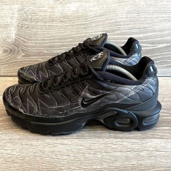 Nike Air Max Plus Tuned Air Women’s Size 8 Black Gray Script Sneaker - Picture 3 of 11